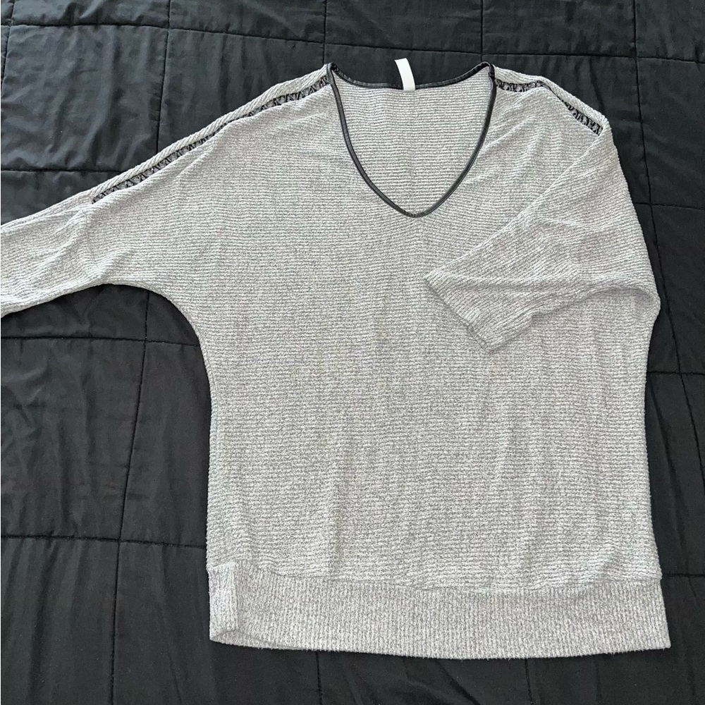PerSeption Concept V-neck Sweater
